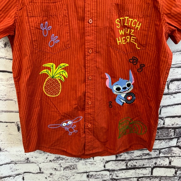 Her Universe Disney Lilo & Stitch Isometric Icons Button Down SZ M - Picture 3 of 4